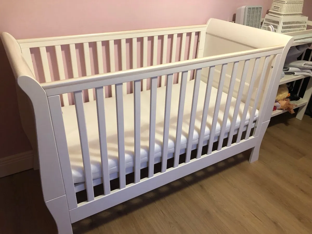 Cot bed - Image 1