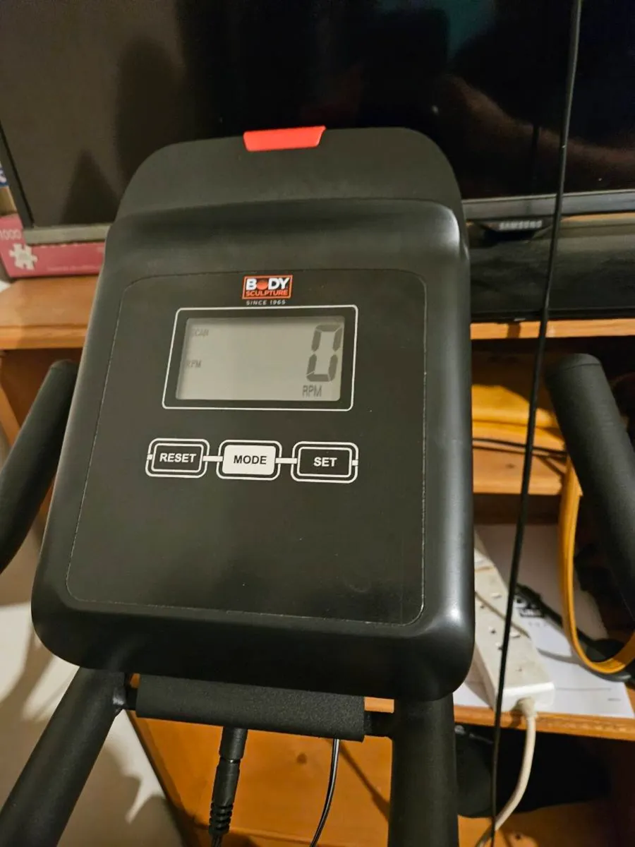 Body Sculpture Magnetic Pro Racing Bike w/iconsole - Image 2