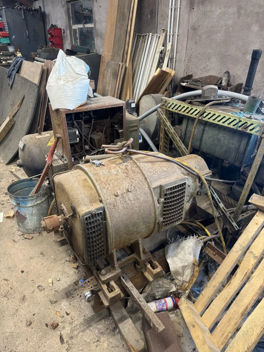 Vintage Crompton Parkinson Generator – Circa 1943 - Image 1