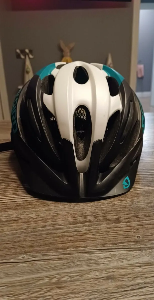 Cycling helmet - Image 4