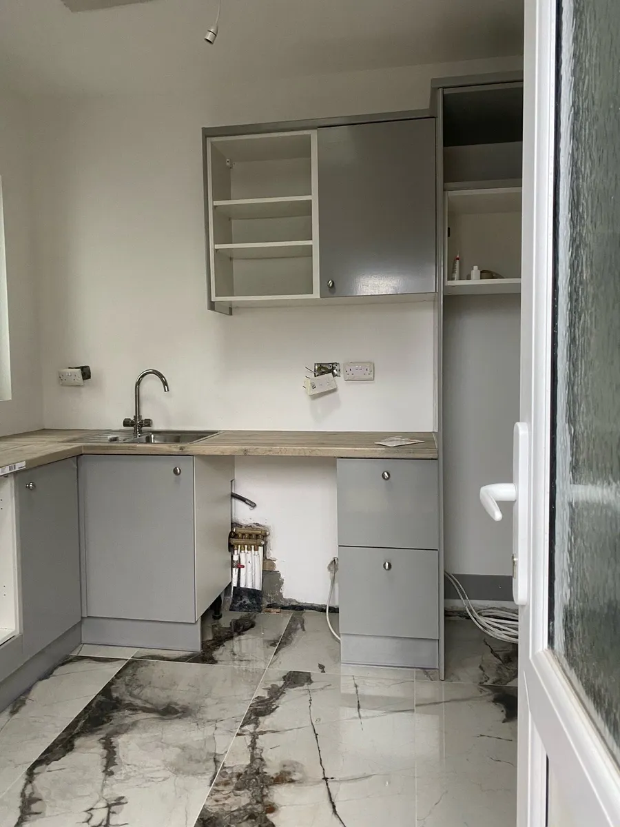 apprentice carpenter available small or big jobs - Image 4