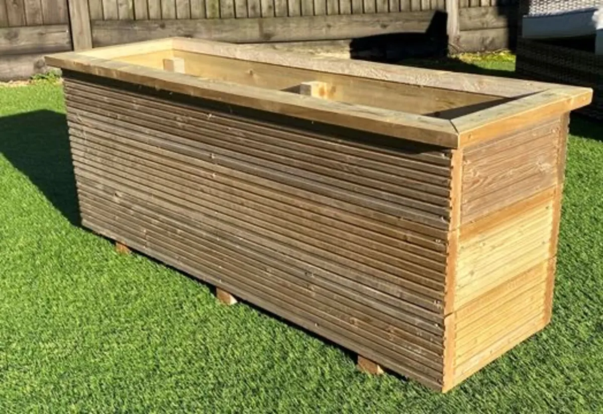 apprentice carpenter available small or big jobs - Image 2