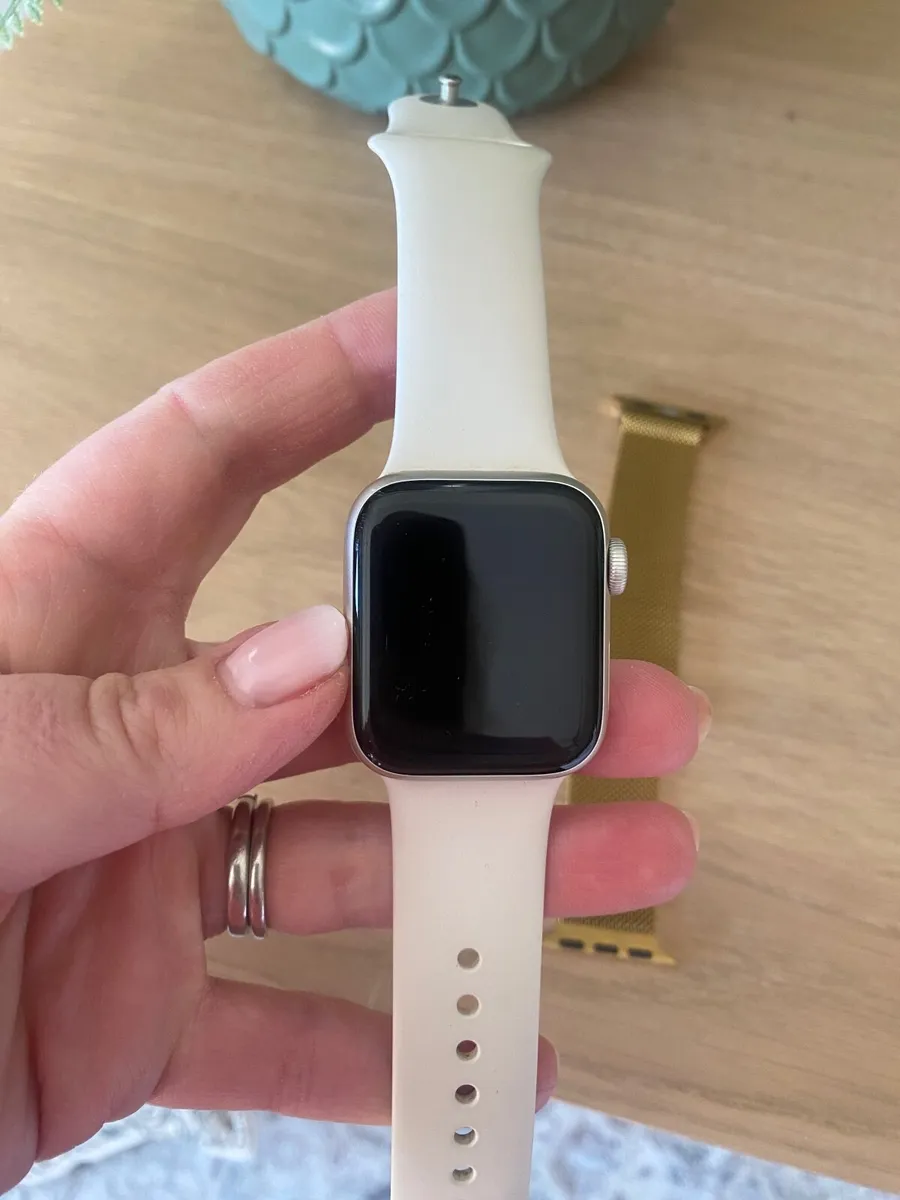 Apple watch - Image 1