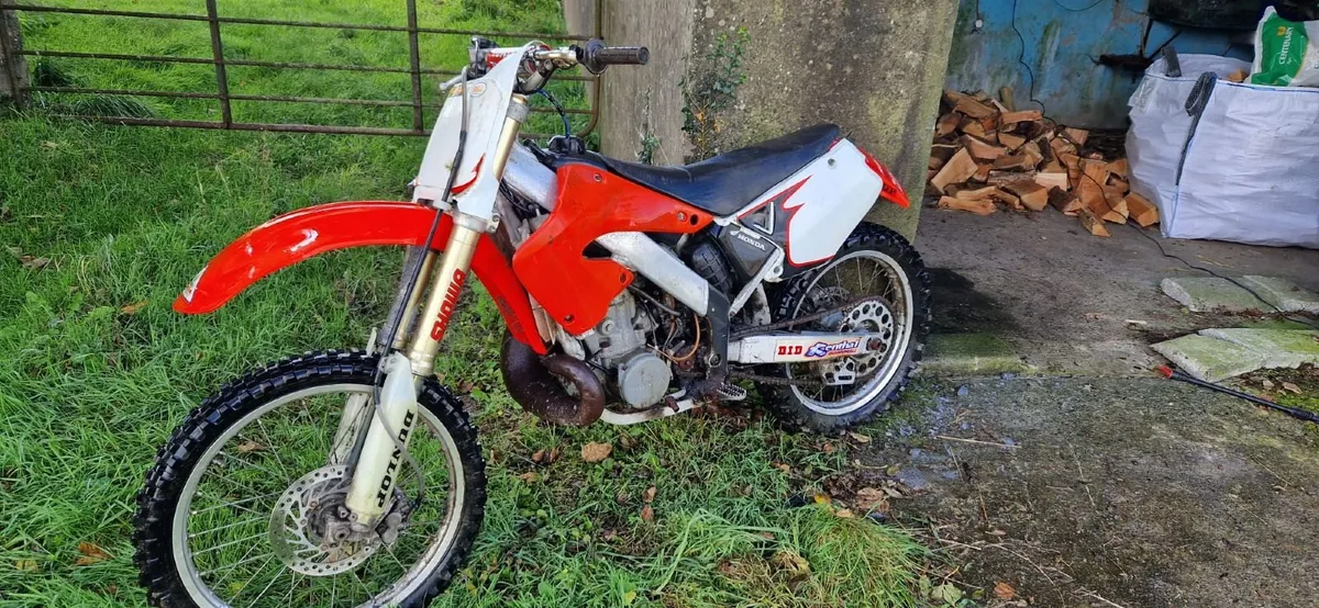 Honda CR250 - Image 1