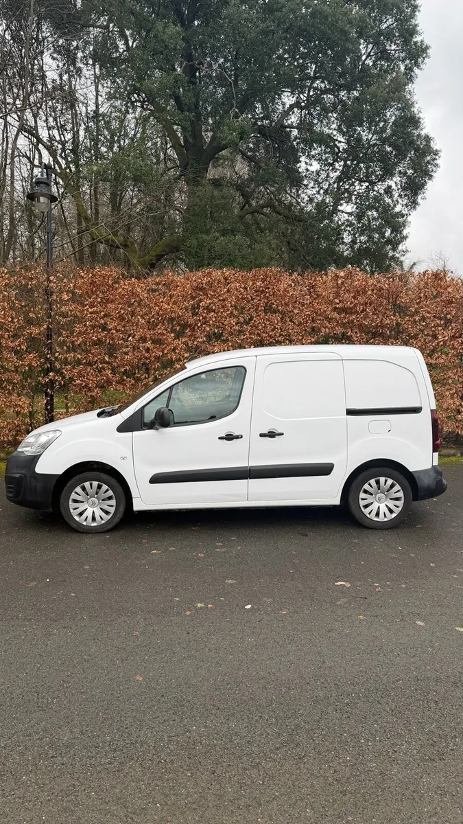 Citreon berlingo 2017 1.6L - Image 2