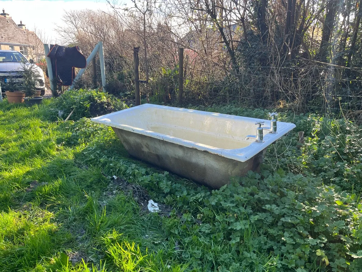 Cast iron bath enamel white - Image 1
