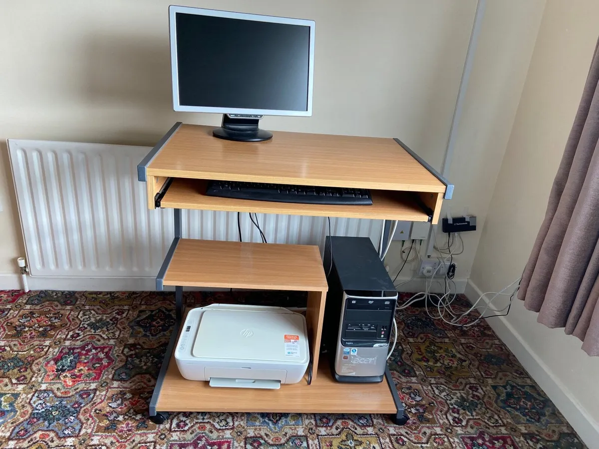 Computer desk - Image 2