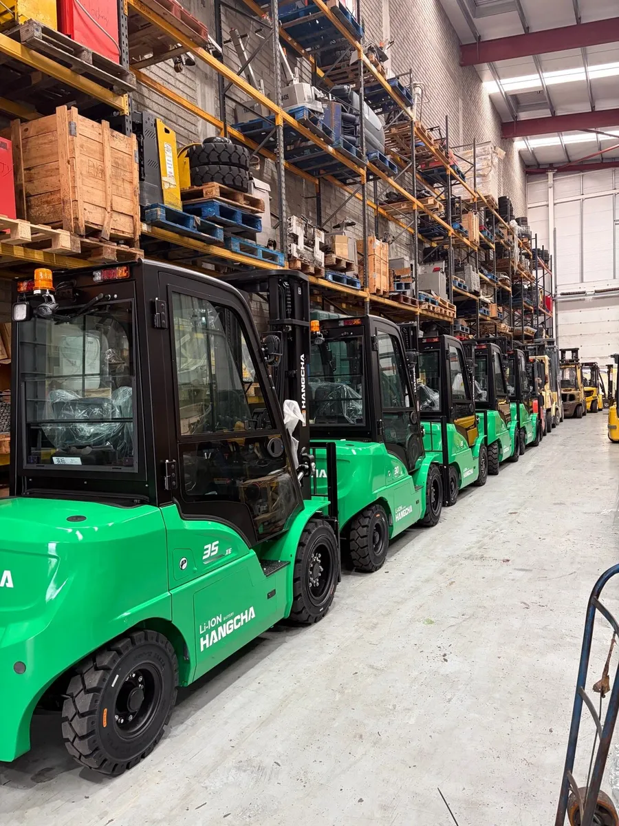 New lithium forklifts - Image 1