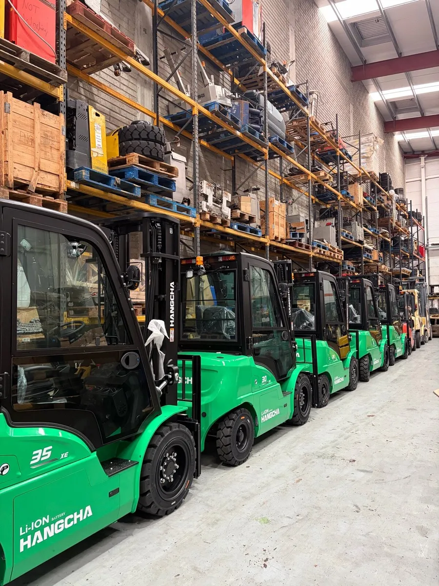 New lithium forklifts - Image 2