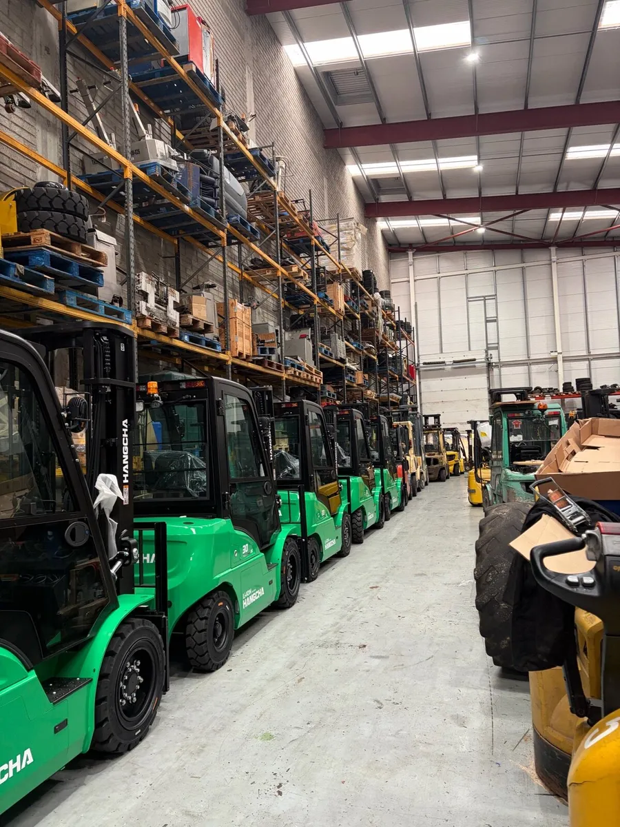 New lithium forklifts - Image 4