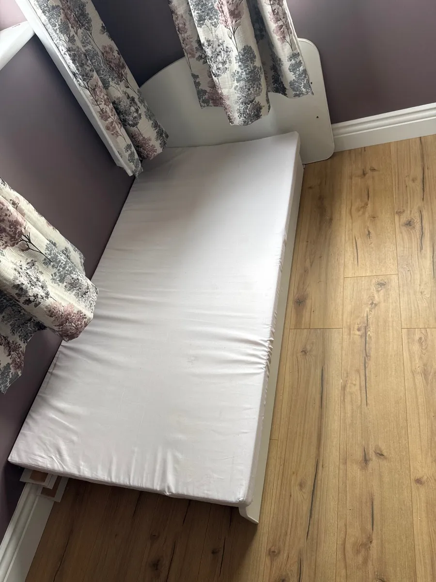 Toodler bed - Image 1