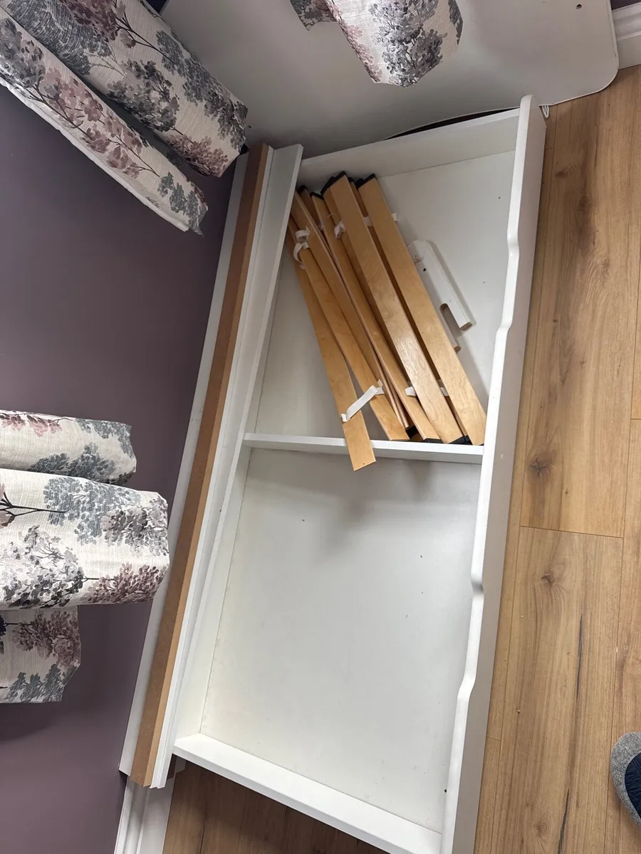 Toodler bed - Image 2