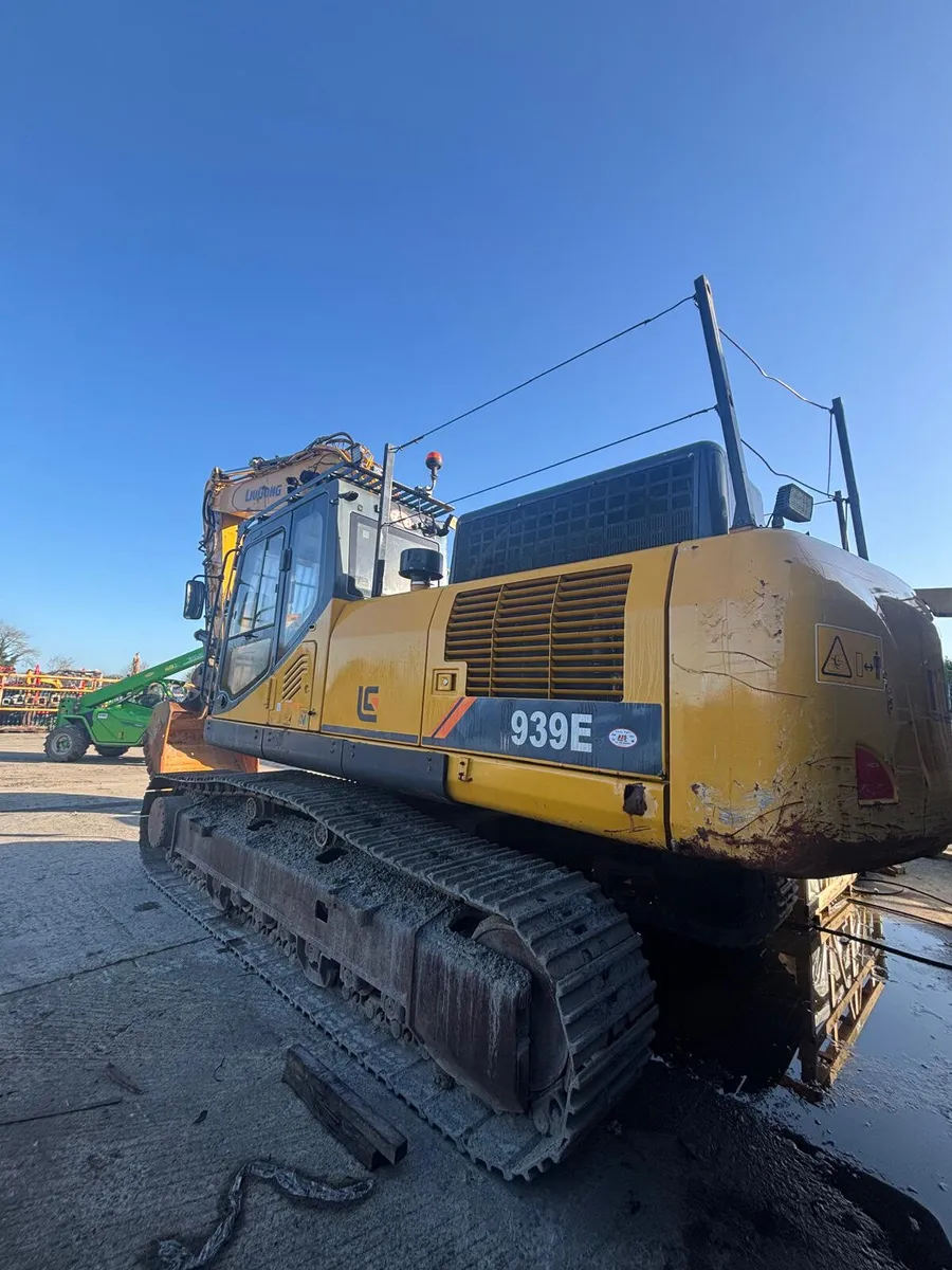 2021 LiuGong 939 Excavator - Image 2