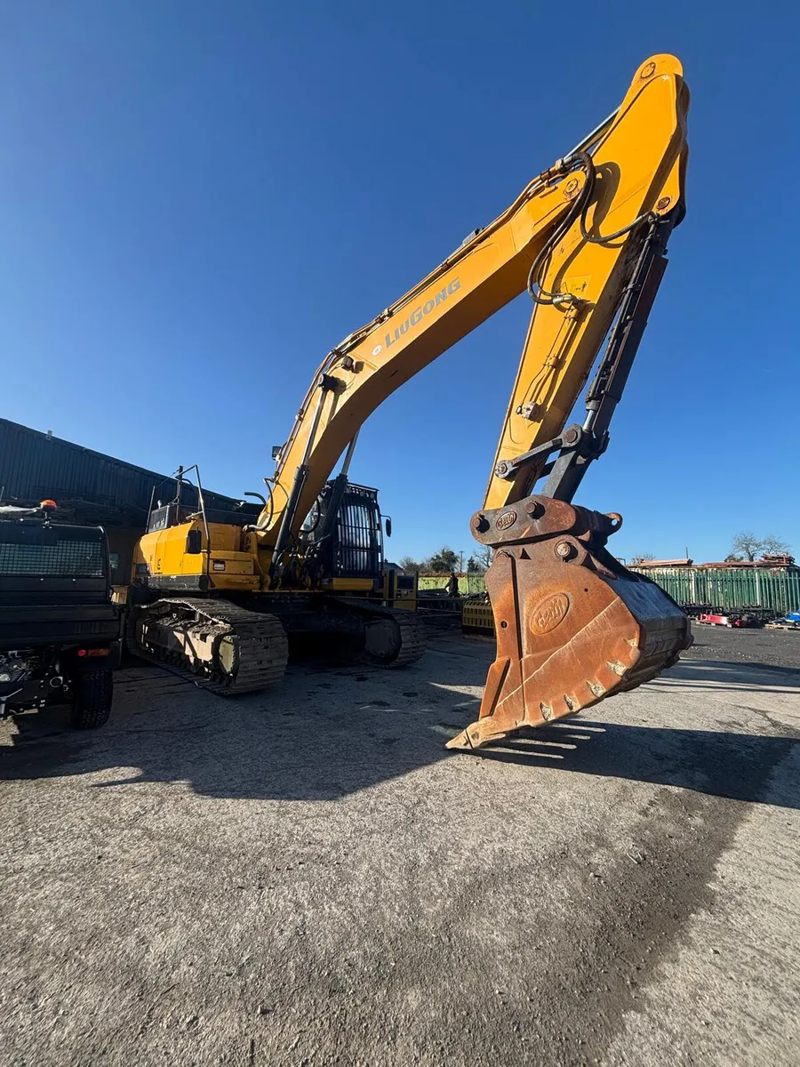 2021 LiuGong 939 Excavator - Image 1