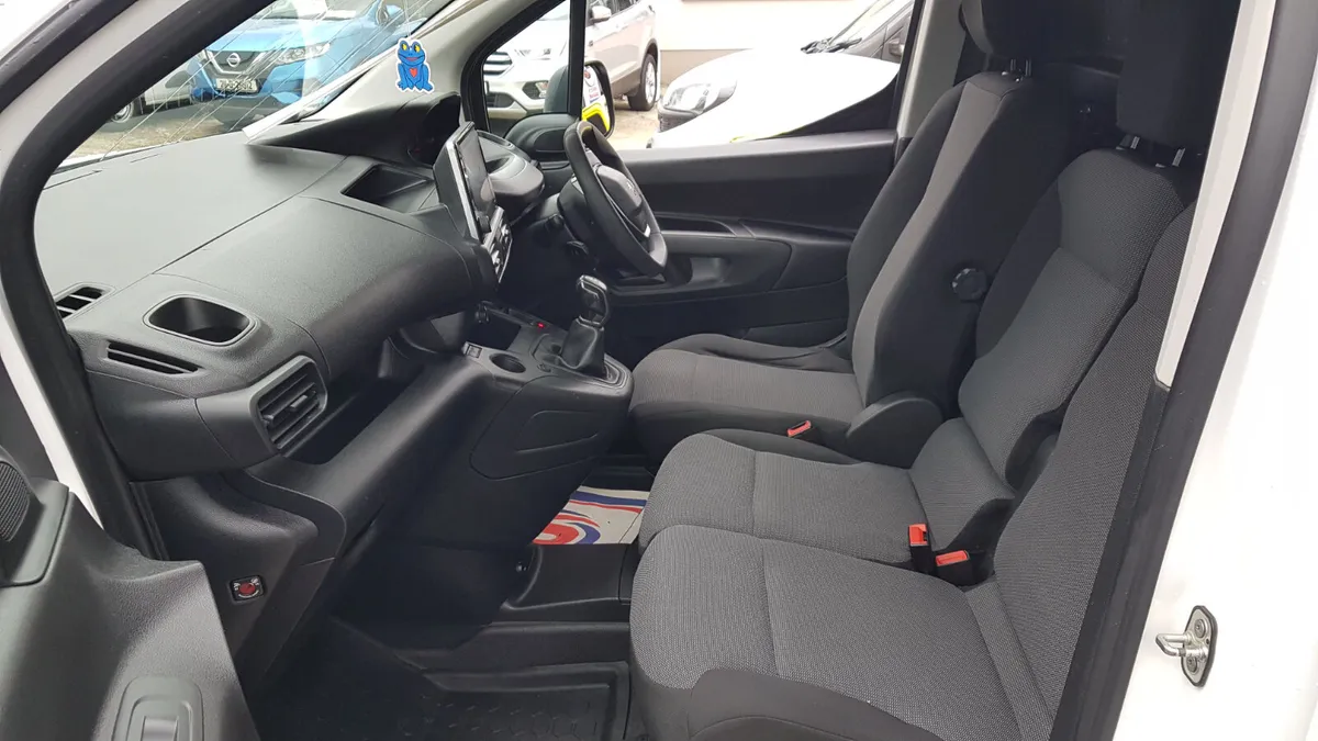 Peugeot Partner 201 D HI SPECK 1.6 VAT INVOICE - Image 4