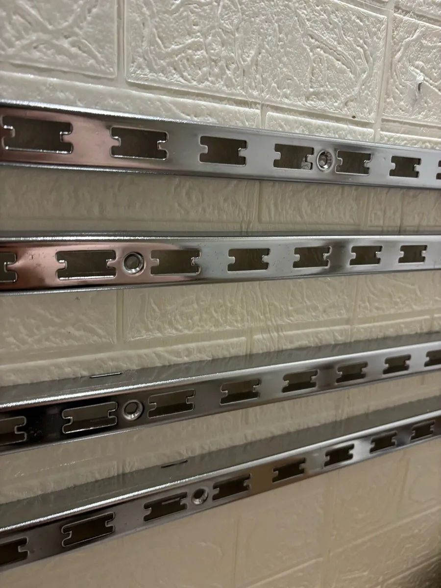 Clothe reins retail fittings - Image 2