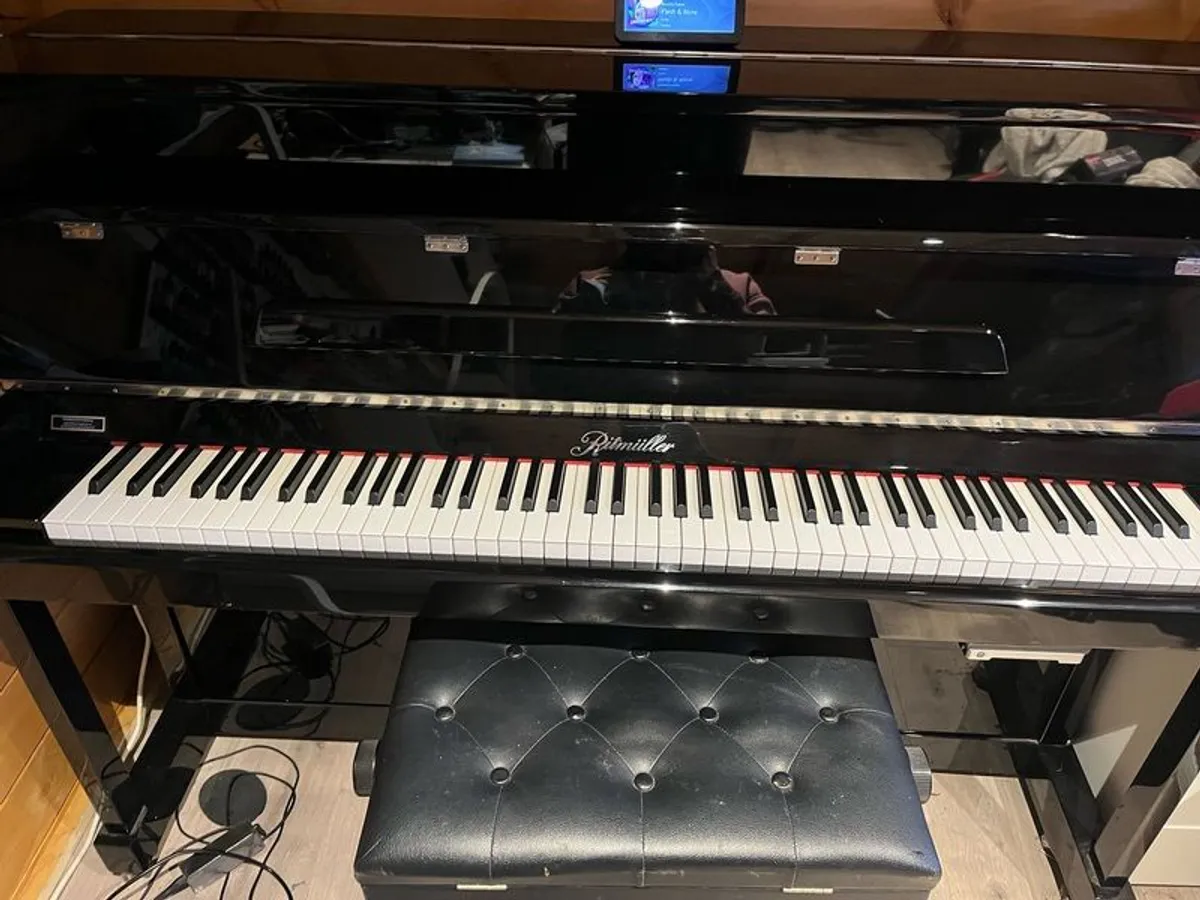 Ritmuller Comfort 110 with Silent System and stool - Image 2