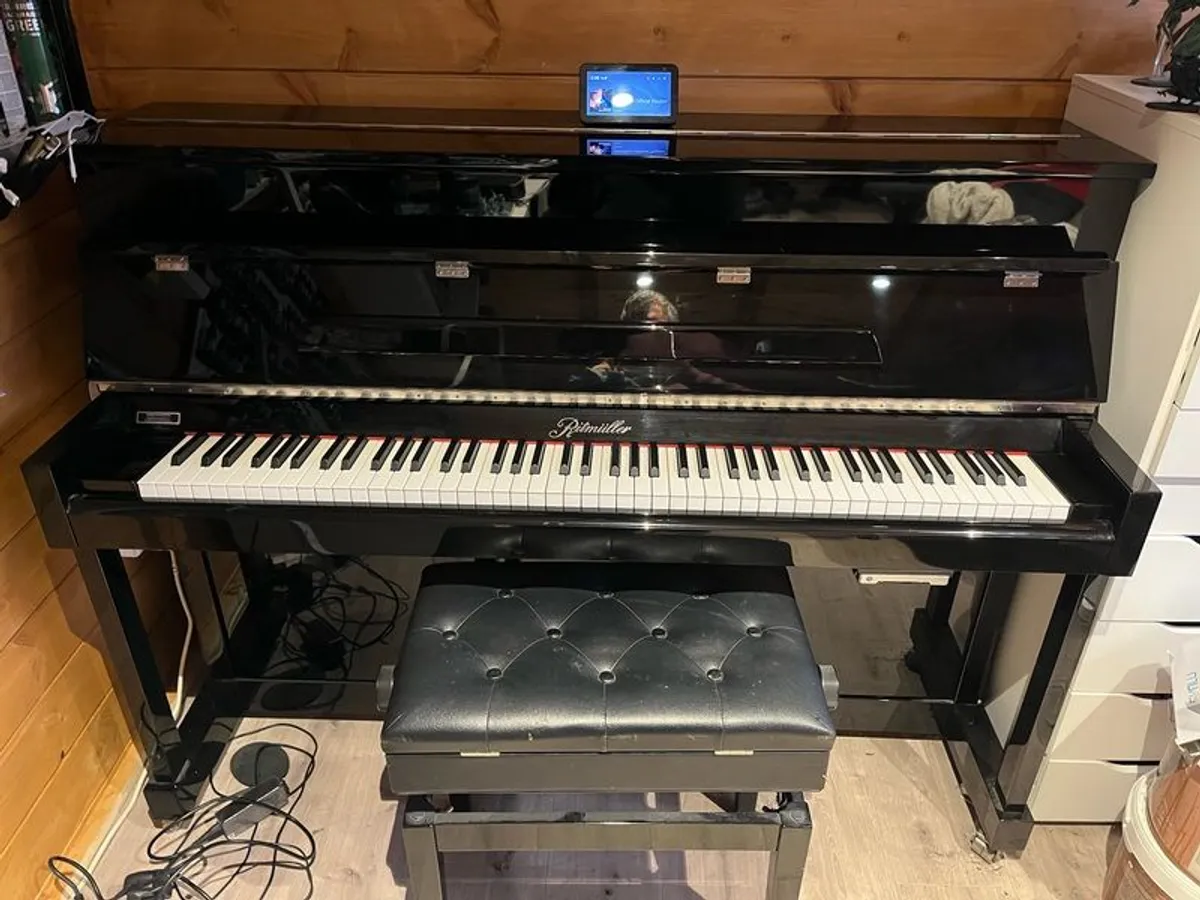 Ritmuller Comfort 110 with Silent System and stool - Image 4