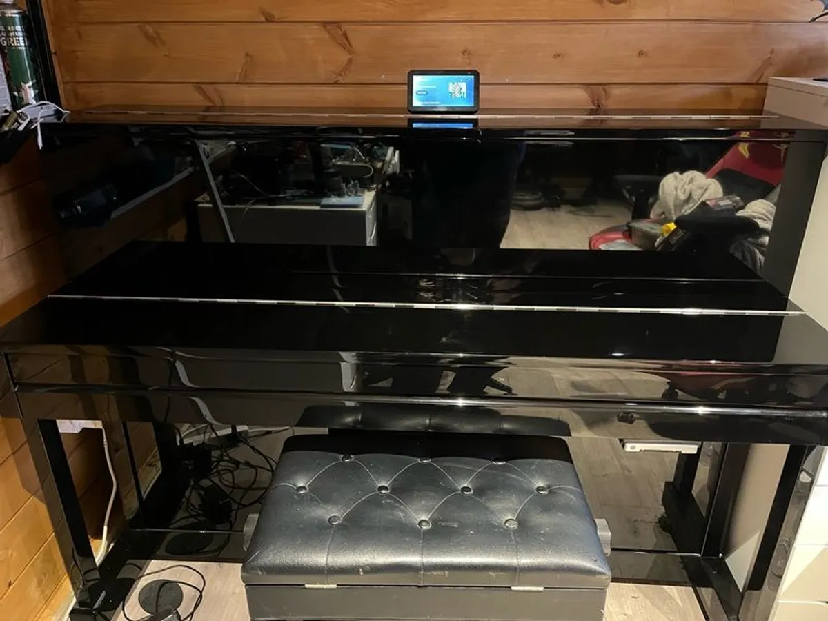 Ritmuller Comfort 110 with Silent System and stool - Image 1