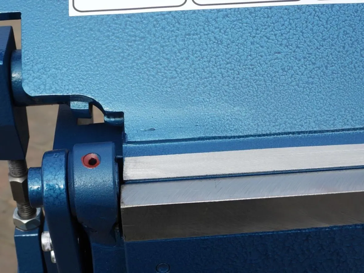 sheet metal folder ZGR-2000/1.2/160* press brake - Image 3