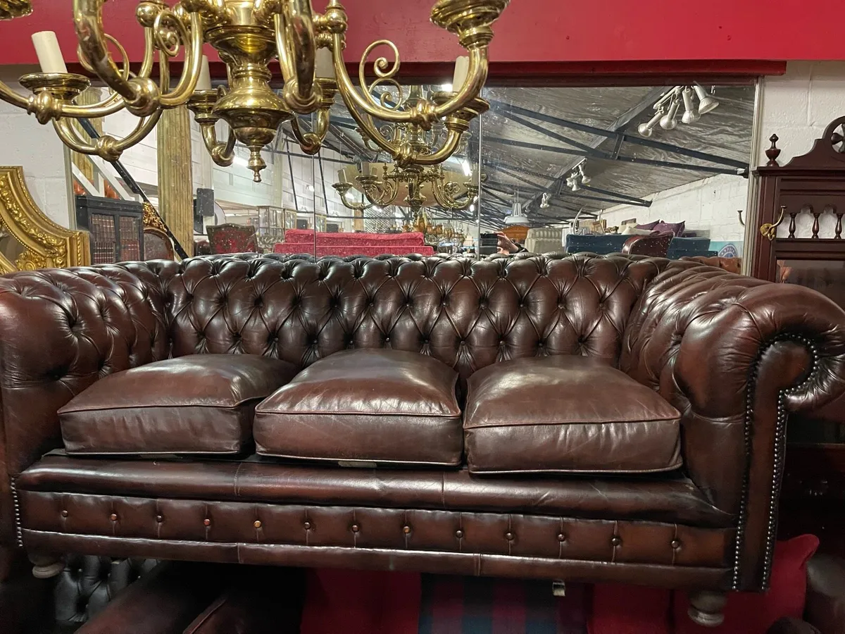 Chocolate 🍫 brown leather Chesterfield - Image 1