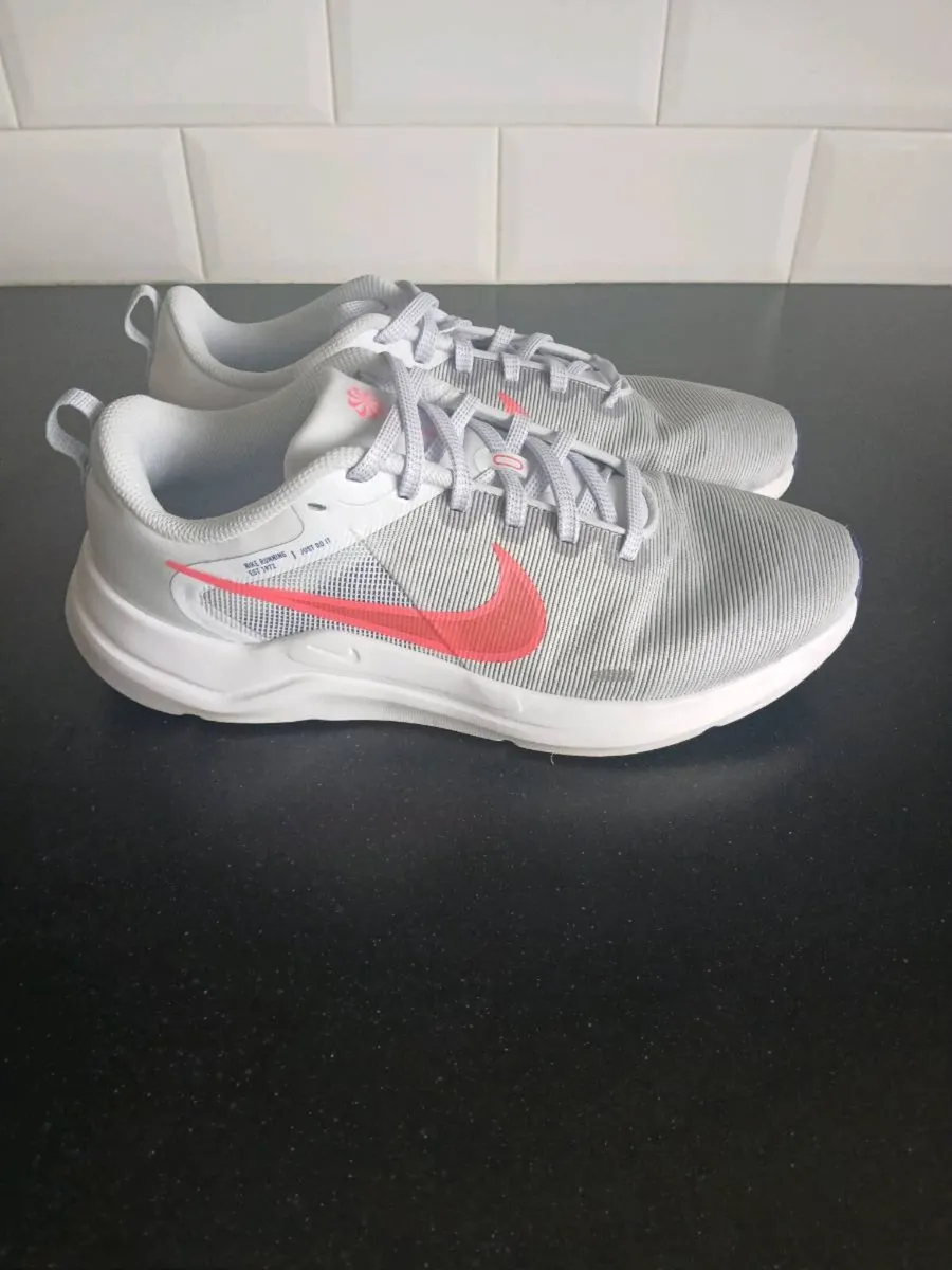 nike runners - Image 1