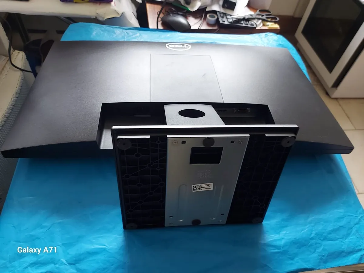 Dell Flat Panel Monitor Model E2421HN, 24 Inch - Image 3