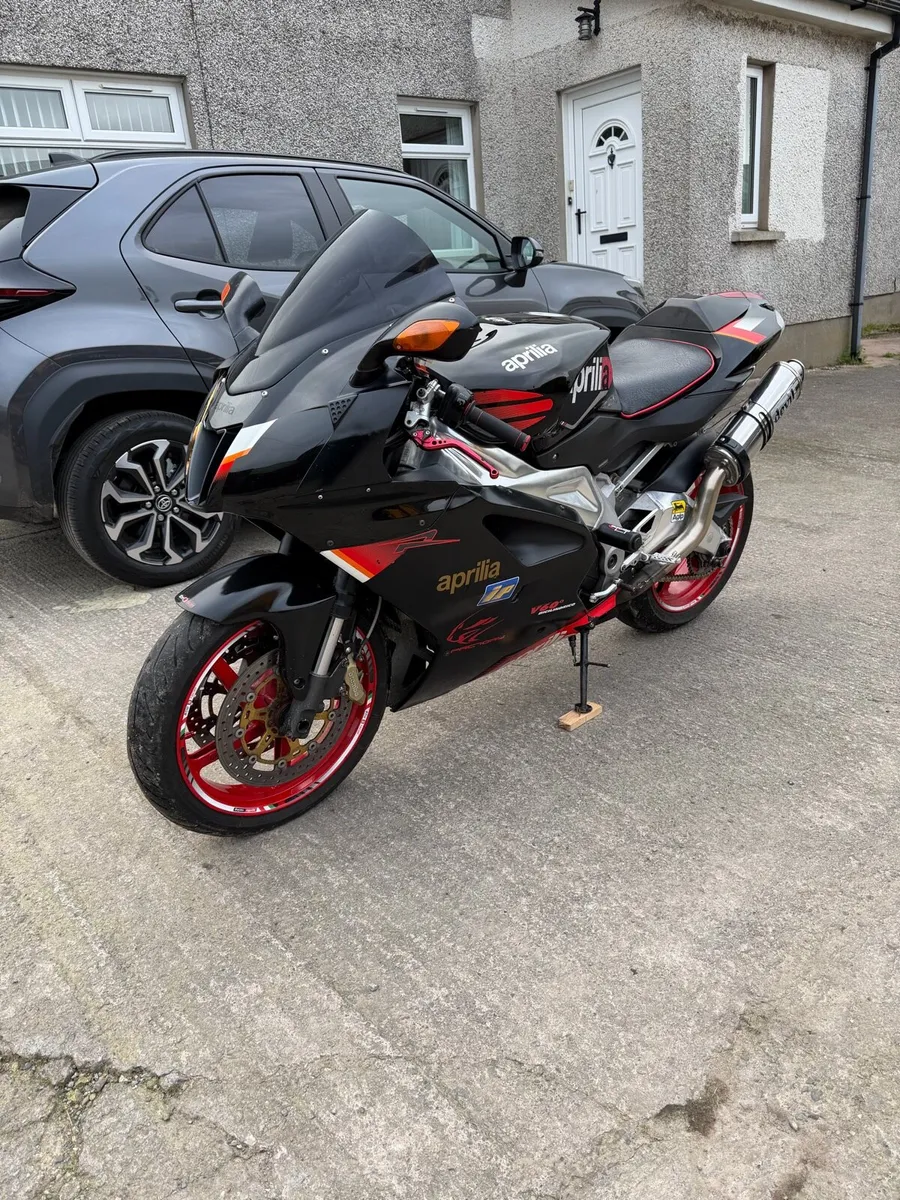 Aprilia Rsv1000r - Image 1