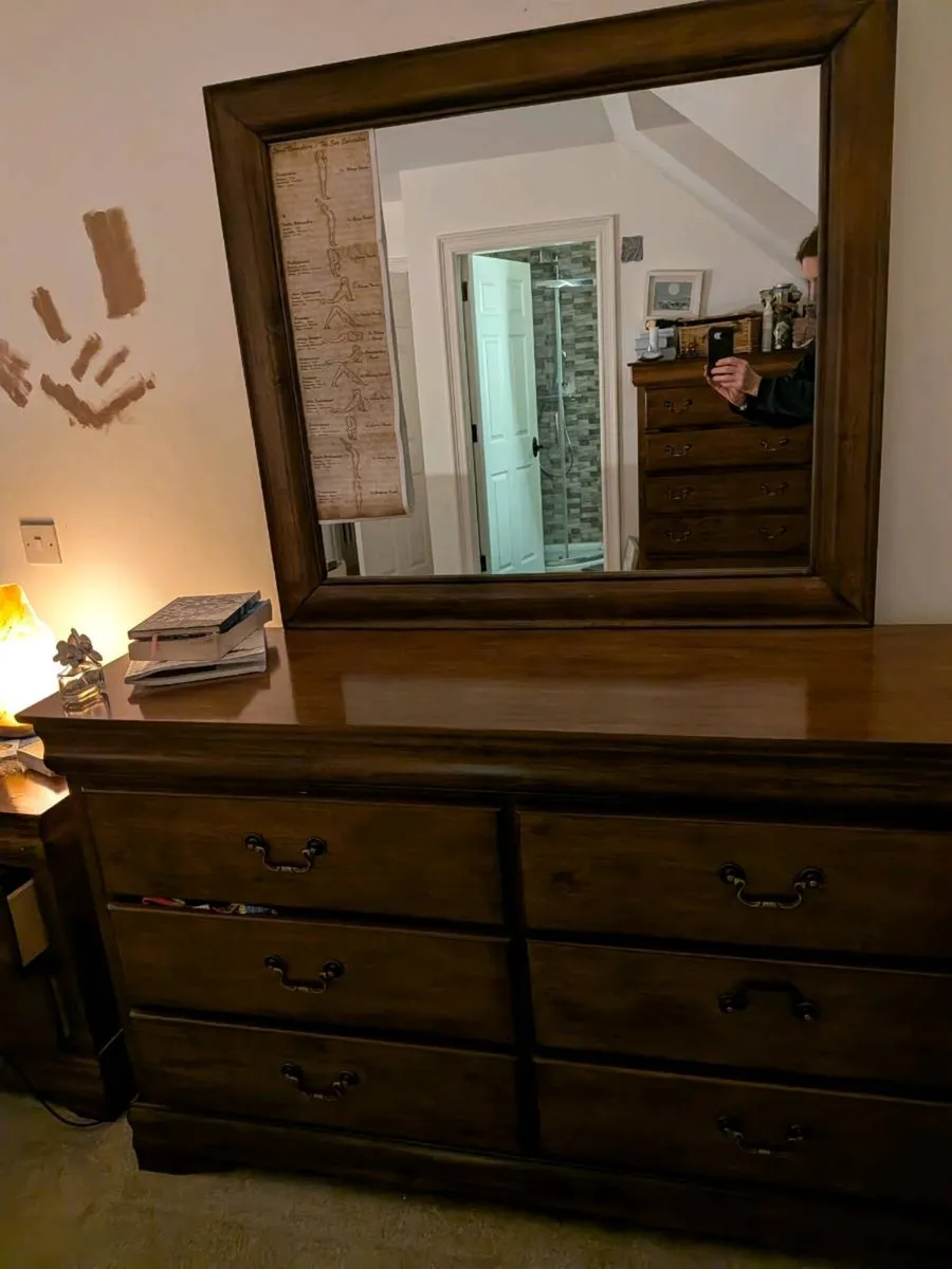 Dressing table/drawers - Image 1