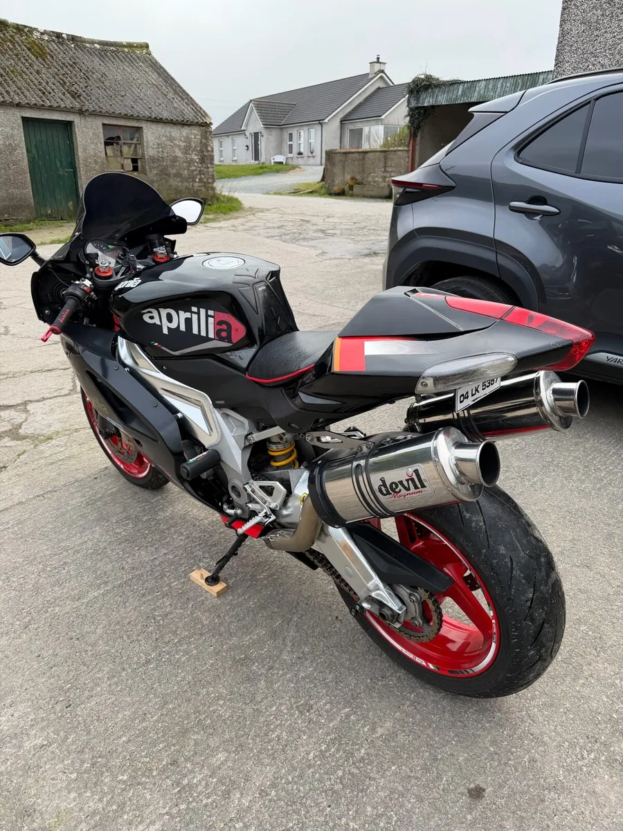Aprilia Rsv1000r - Image 4