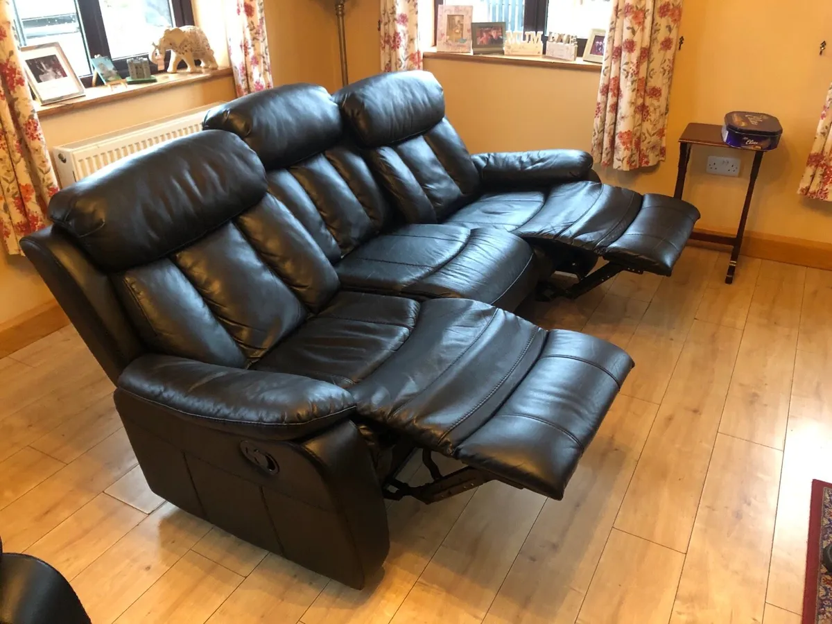 Recliner leather sofa - Image 2