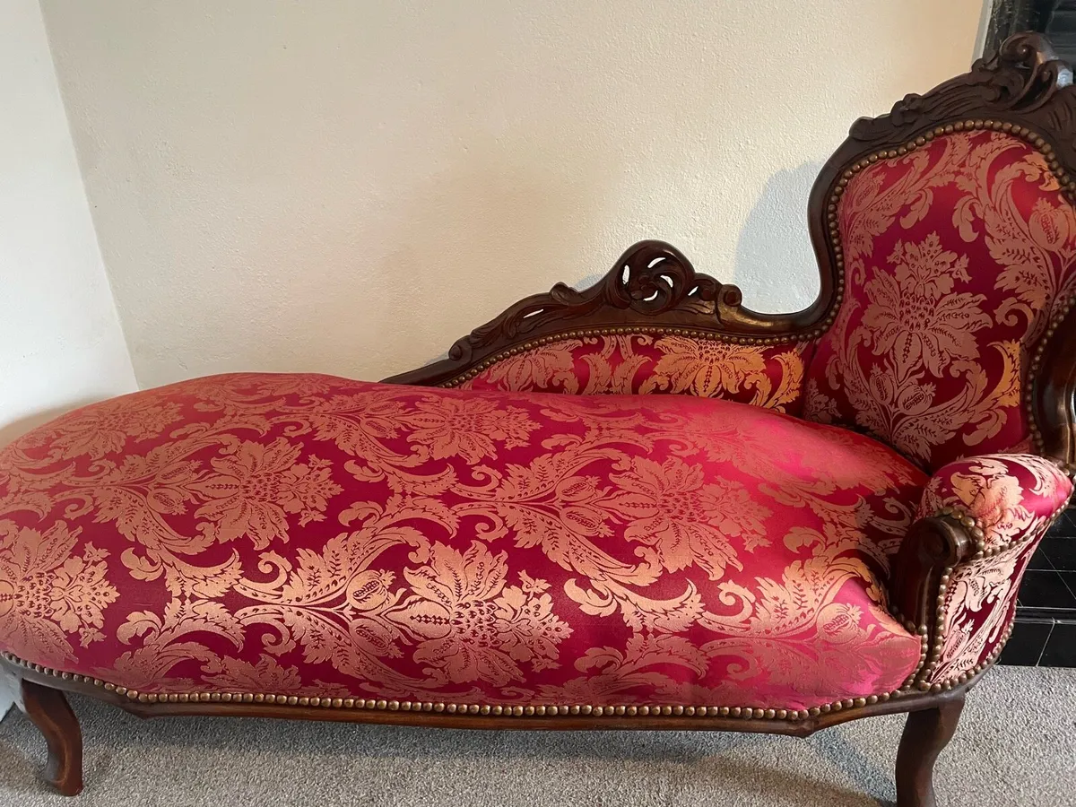 Chaise Lounge - Image 1