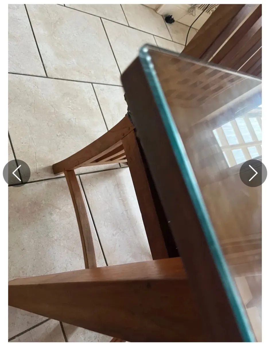 Tables and chairs - Image 3