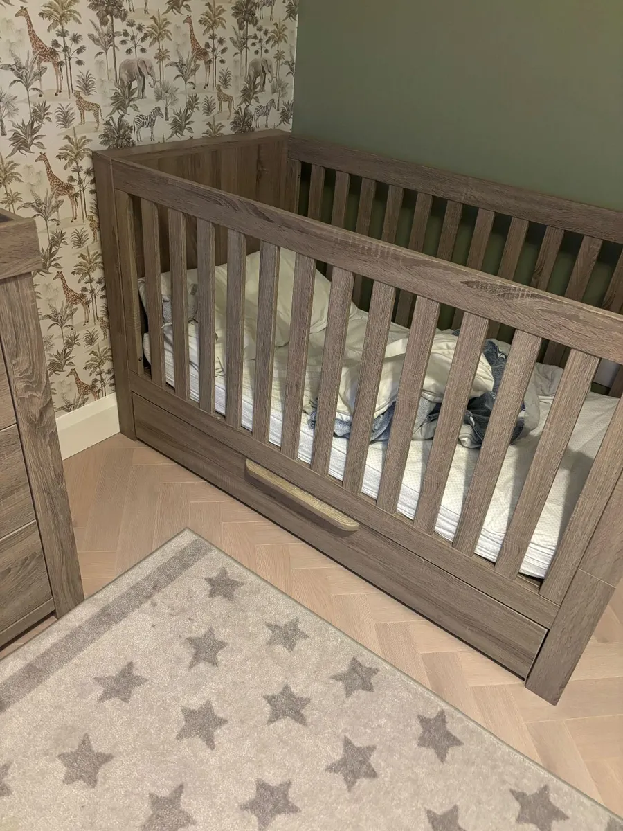 Mamas and Papas Franklin Cot Bed - Image 1