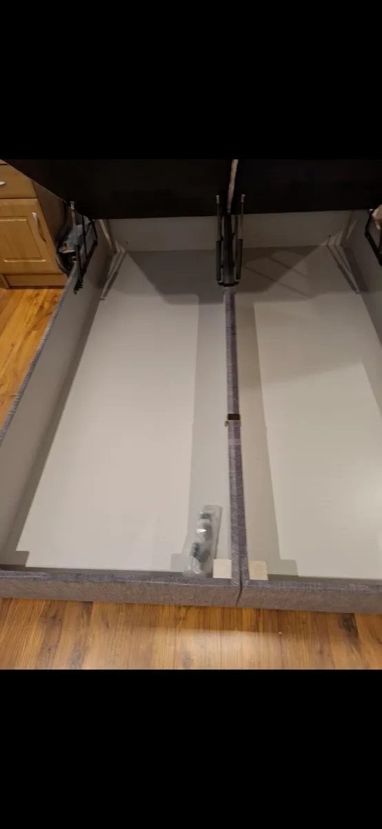 Kingsize ottoman bed base - Image 1
