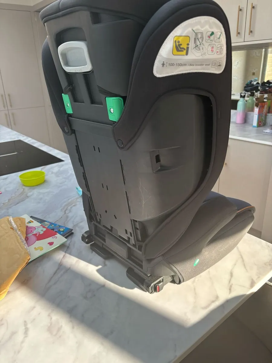 Joie x Halfords Isofix Carseat - Image 2