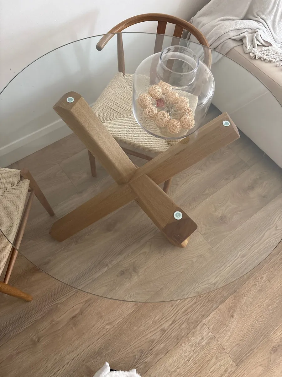 Round glass dining table - solid wood - Image 2