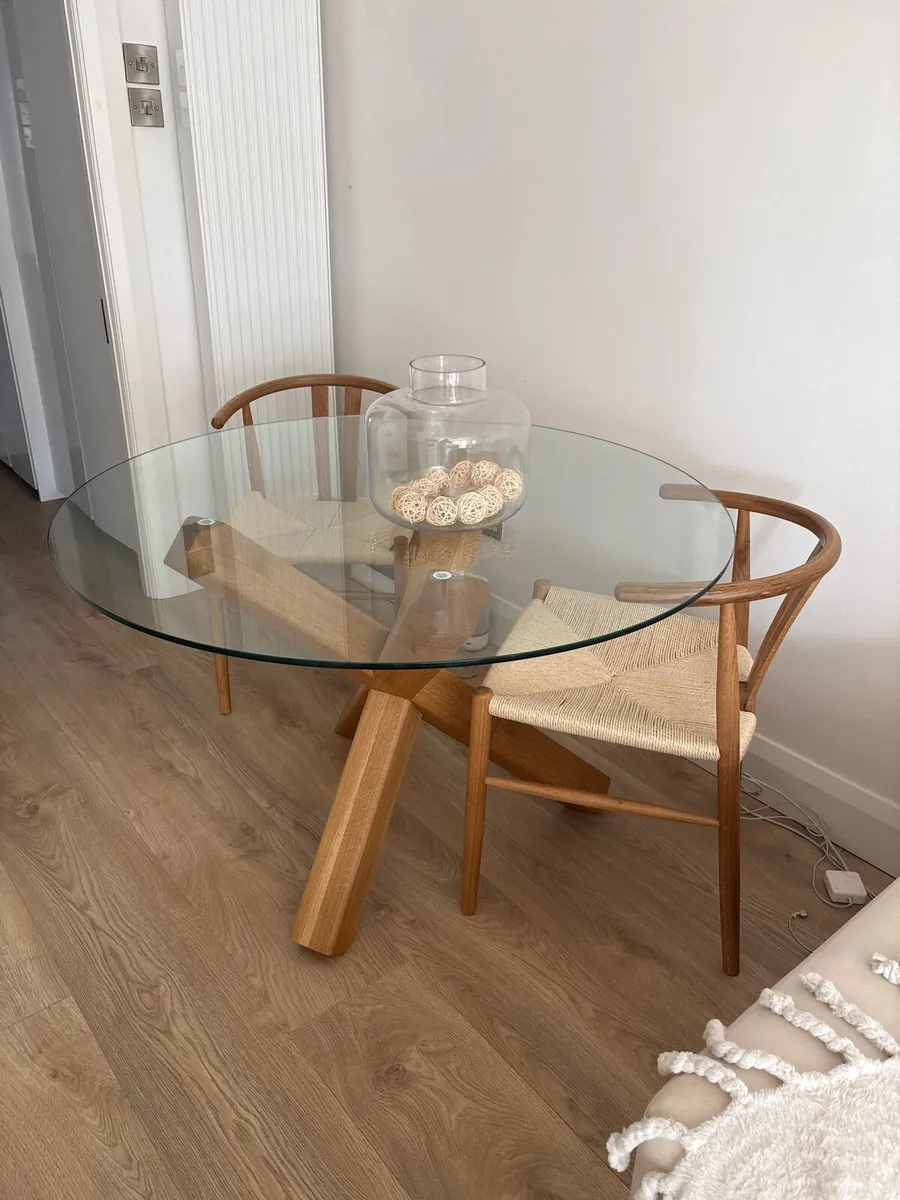 Round glass dining table - solid wood - Image 3