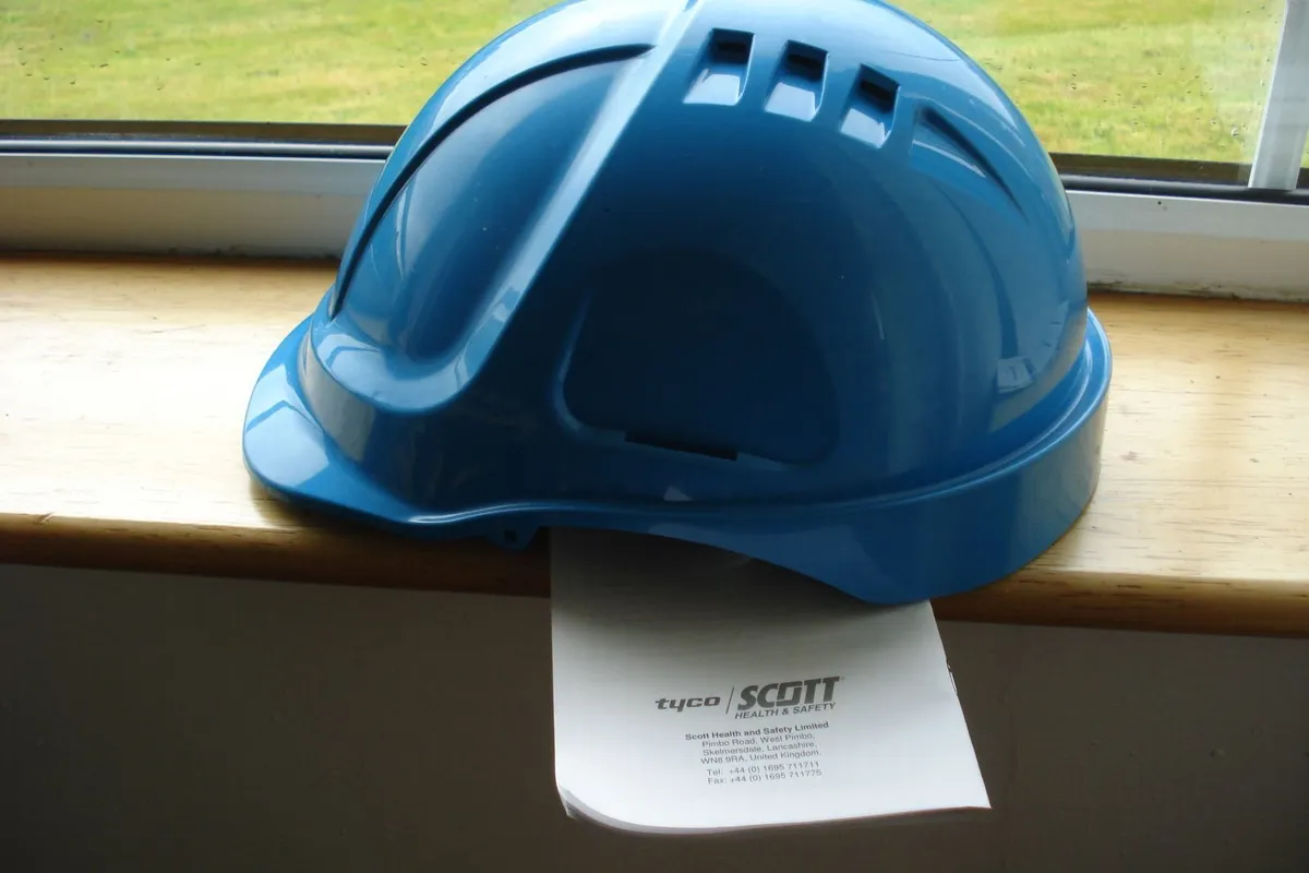 SCOTT HC600 SAFETY HELMET/ HARD HAT .50-66cm. - Image 1
