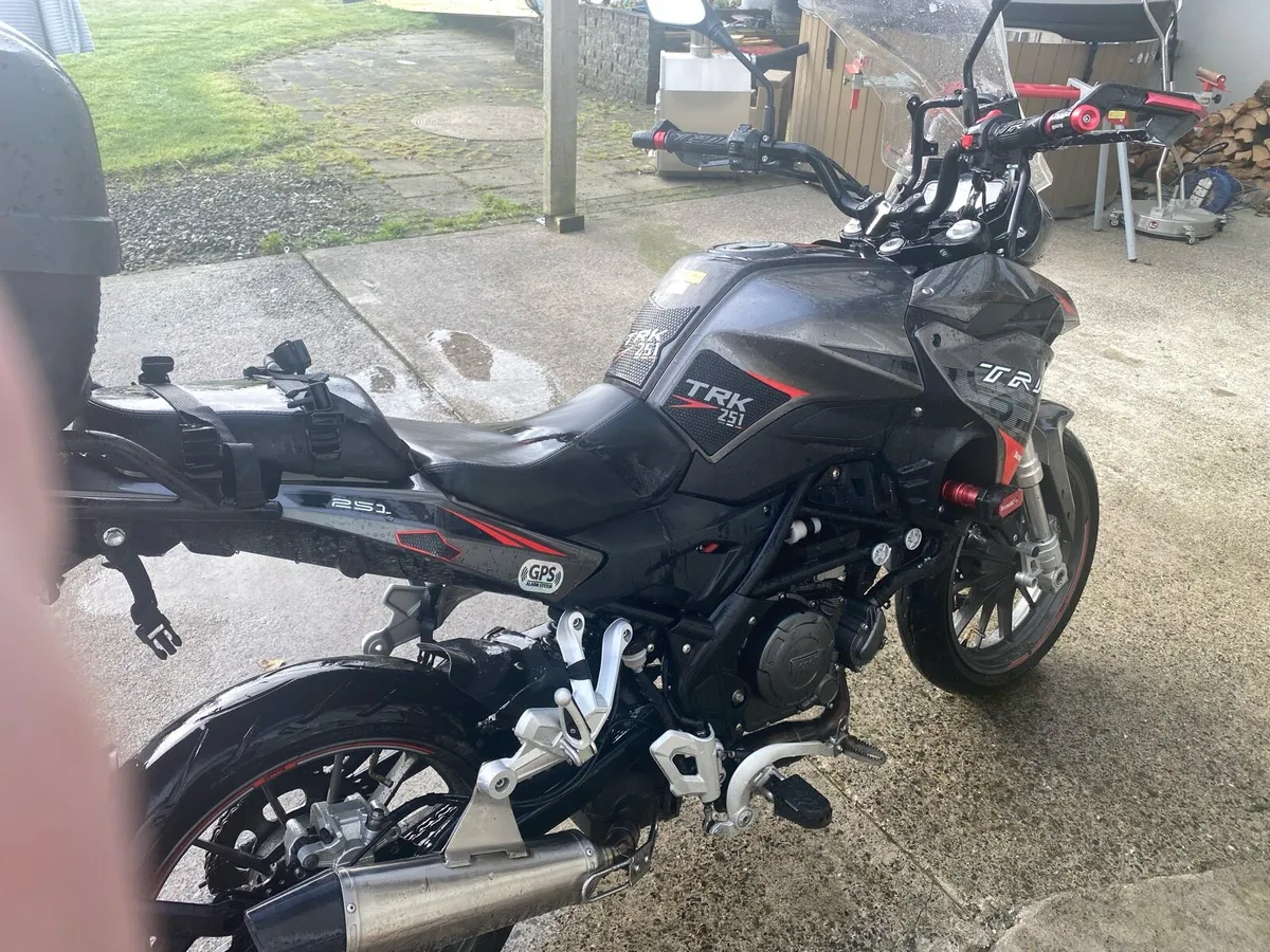 Benelli trk 251 - Image 2