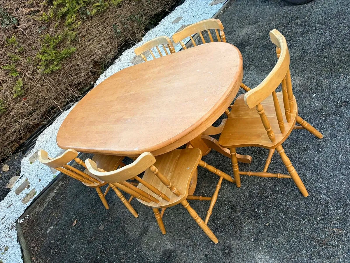 Oak kitchen table + 5 chairs set - Image 2