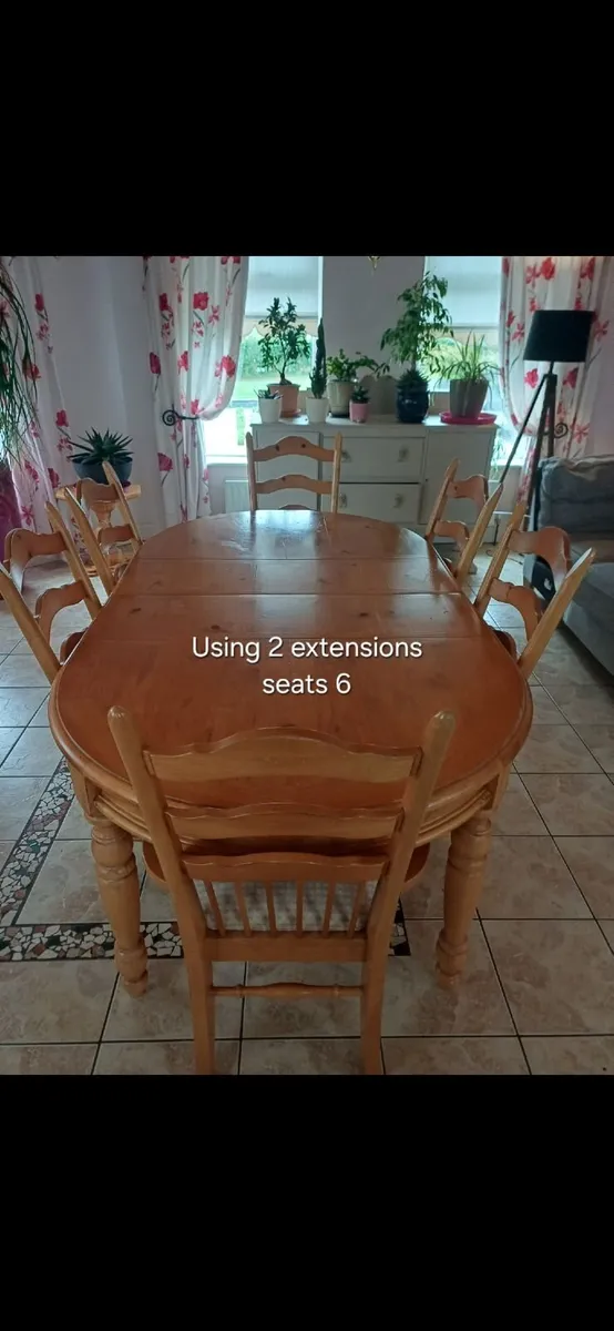 Table and 6 chairs - Image 2