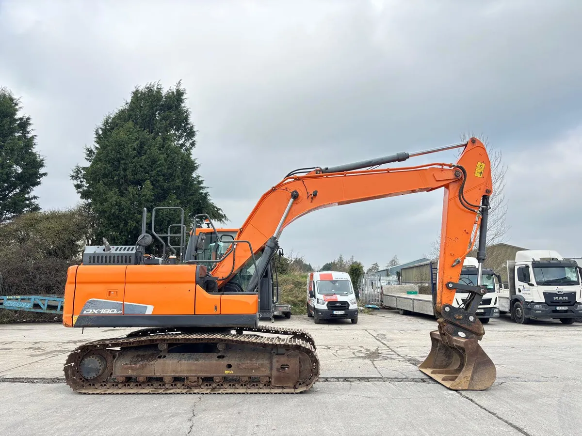 2019 Doosan DX180LC Excavator - Image 1