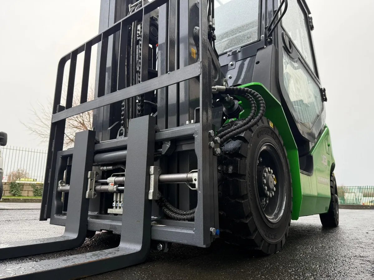 Lonking LG25B 2.5 Ton Lithium Battery Forklift - Image 3