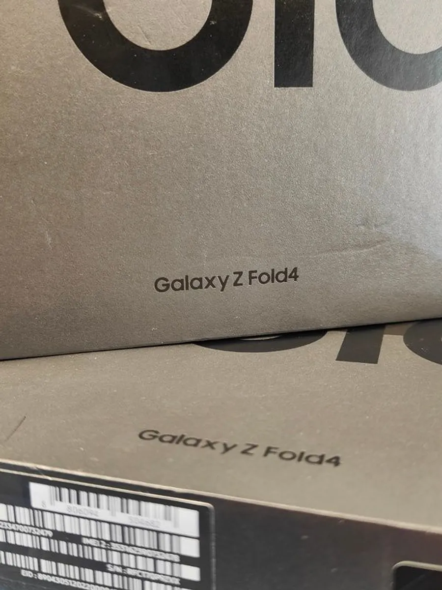 Samsung Galaxy Z Fold 4 - 256GB/ 12GB - Dual Sim Unlocked Phantom Black. - Image 4