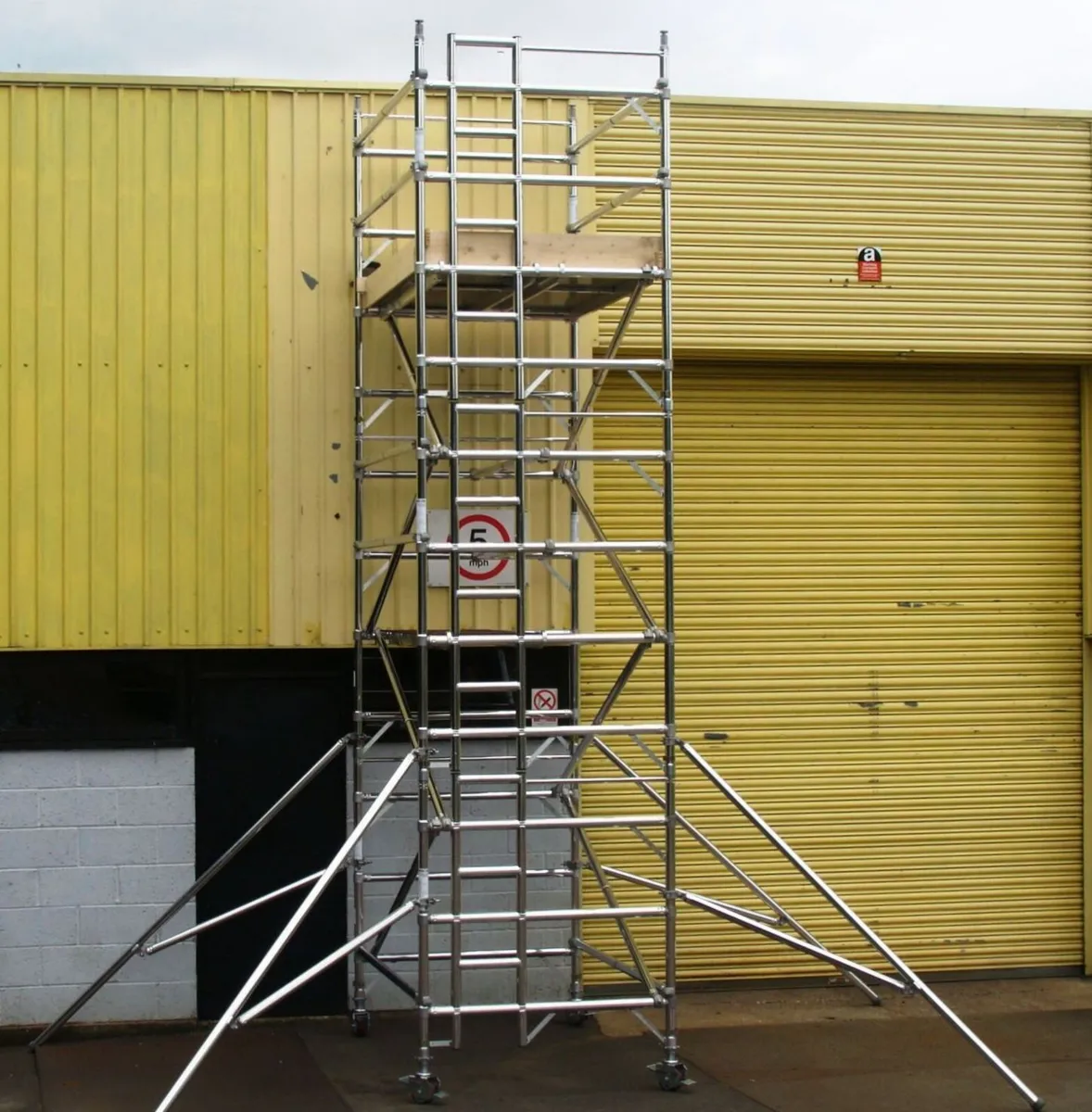 6M Alloy Scaffold Tower, Strong, Safe, In Stock - Image 3