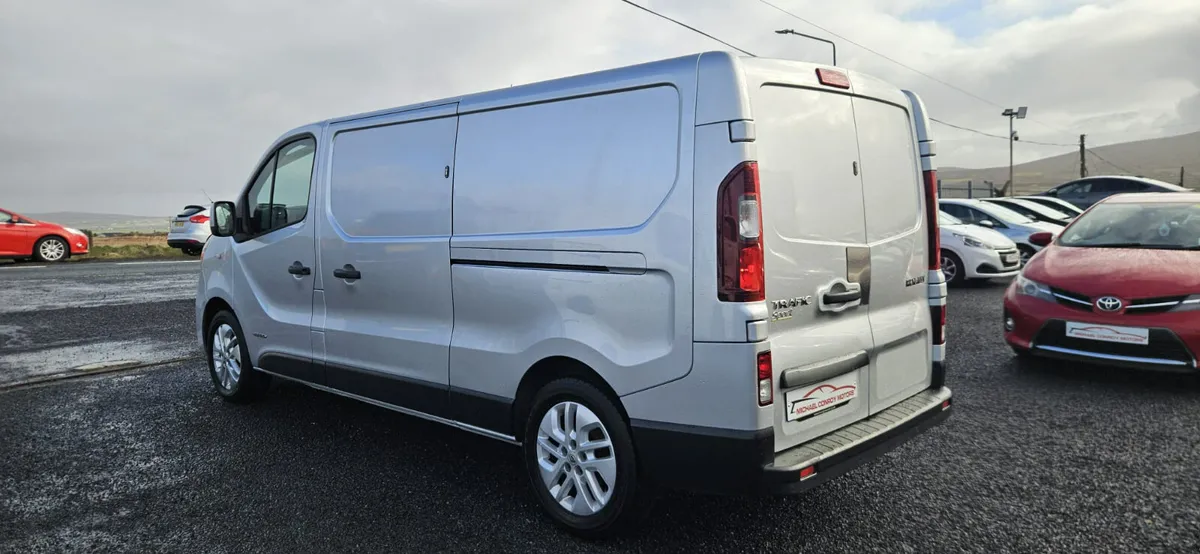 Renault Trafic 2017 SPORT FINANCE AVAILABLE - Image 4