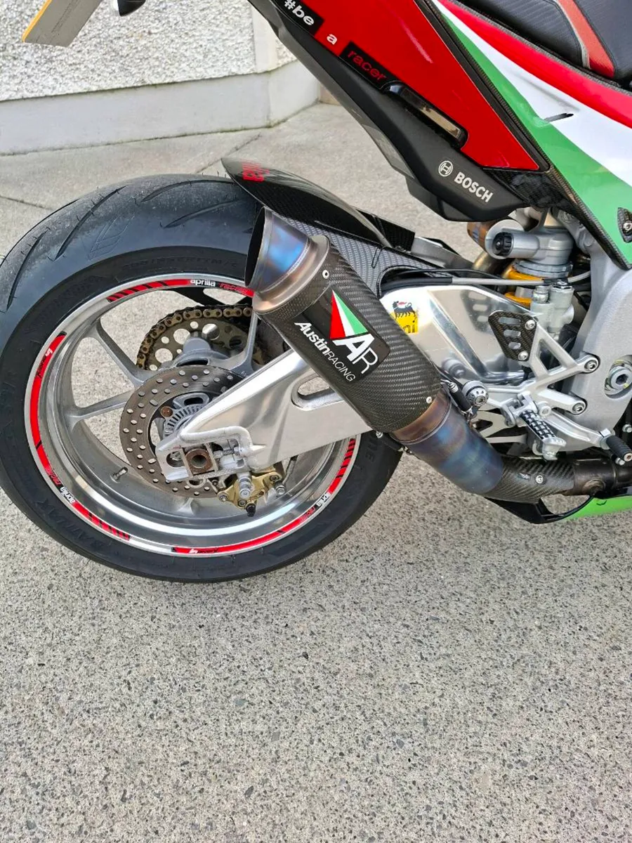 Aprilia tuano 1100r factory model 2015 - Image 3