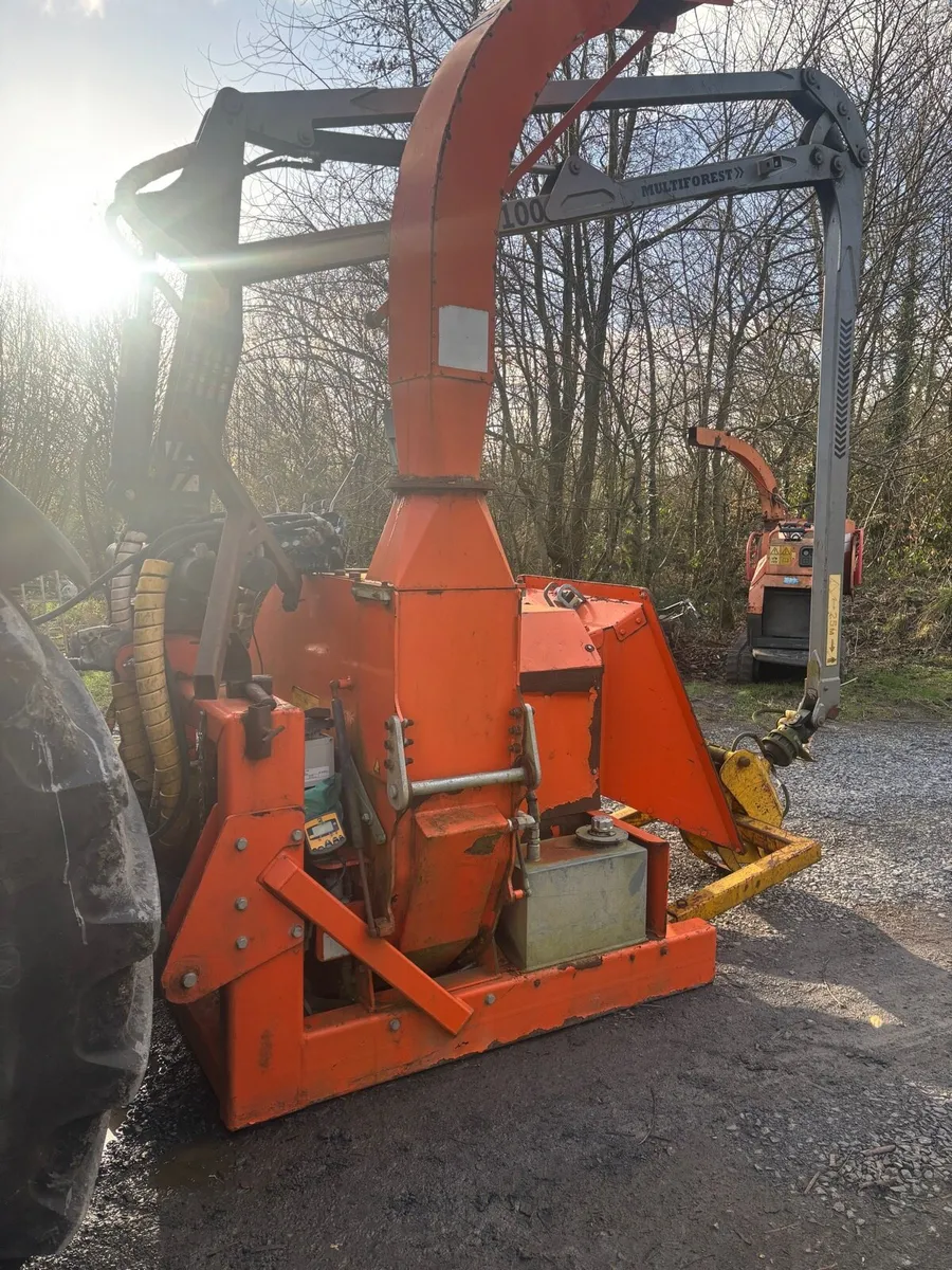 Large wood chipper - Image 1