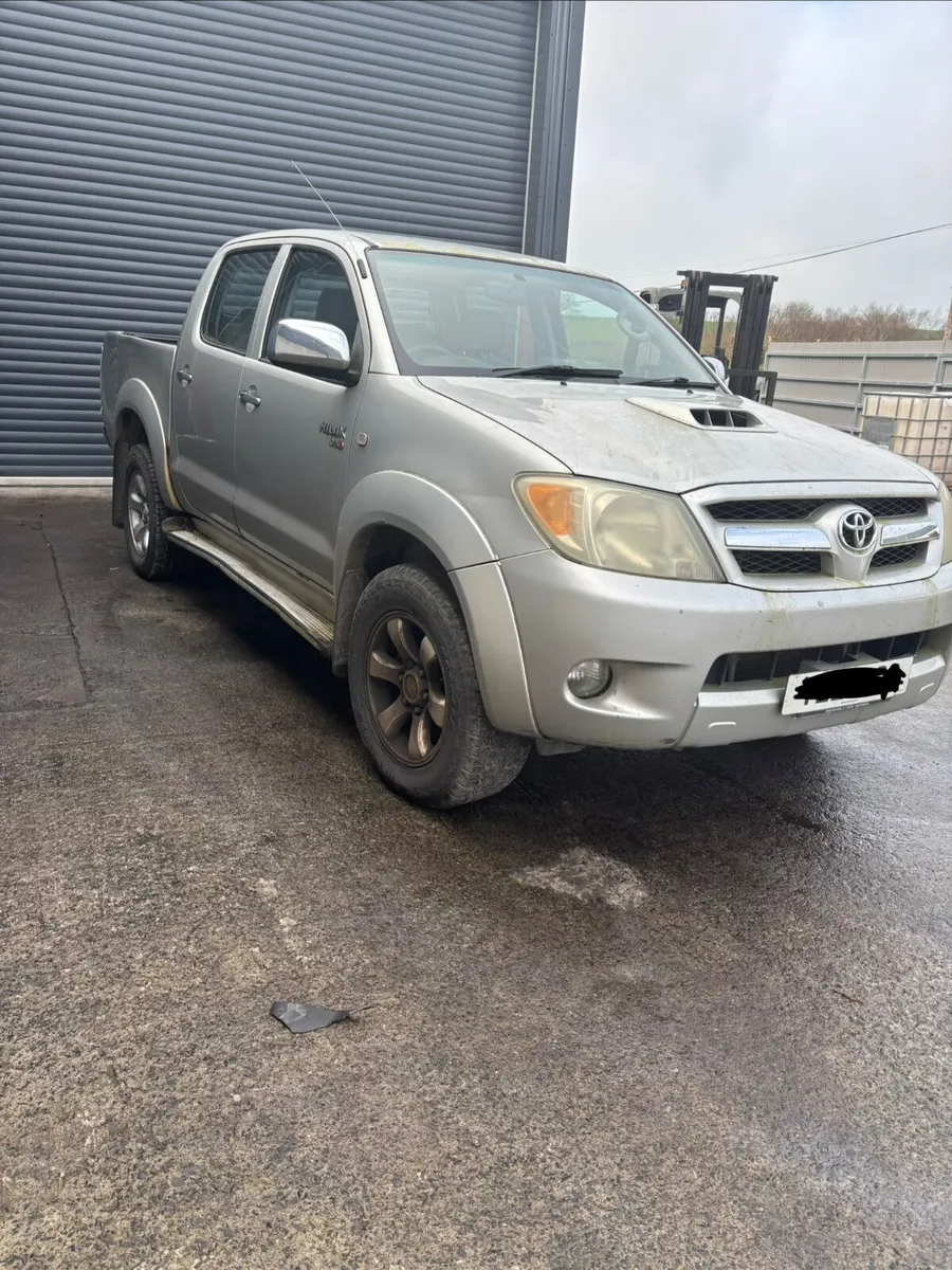 Toyota Hilux for Breaking - Image 2